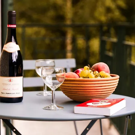Grand De La Roche Pointue - - Domaine *