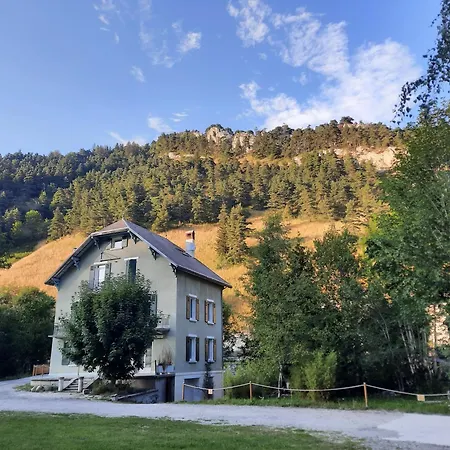 Grand De La Roche Pointue - - Domaine *